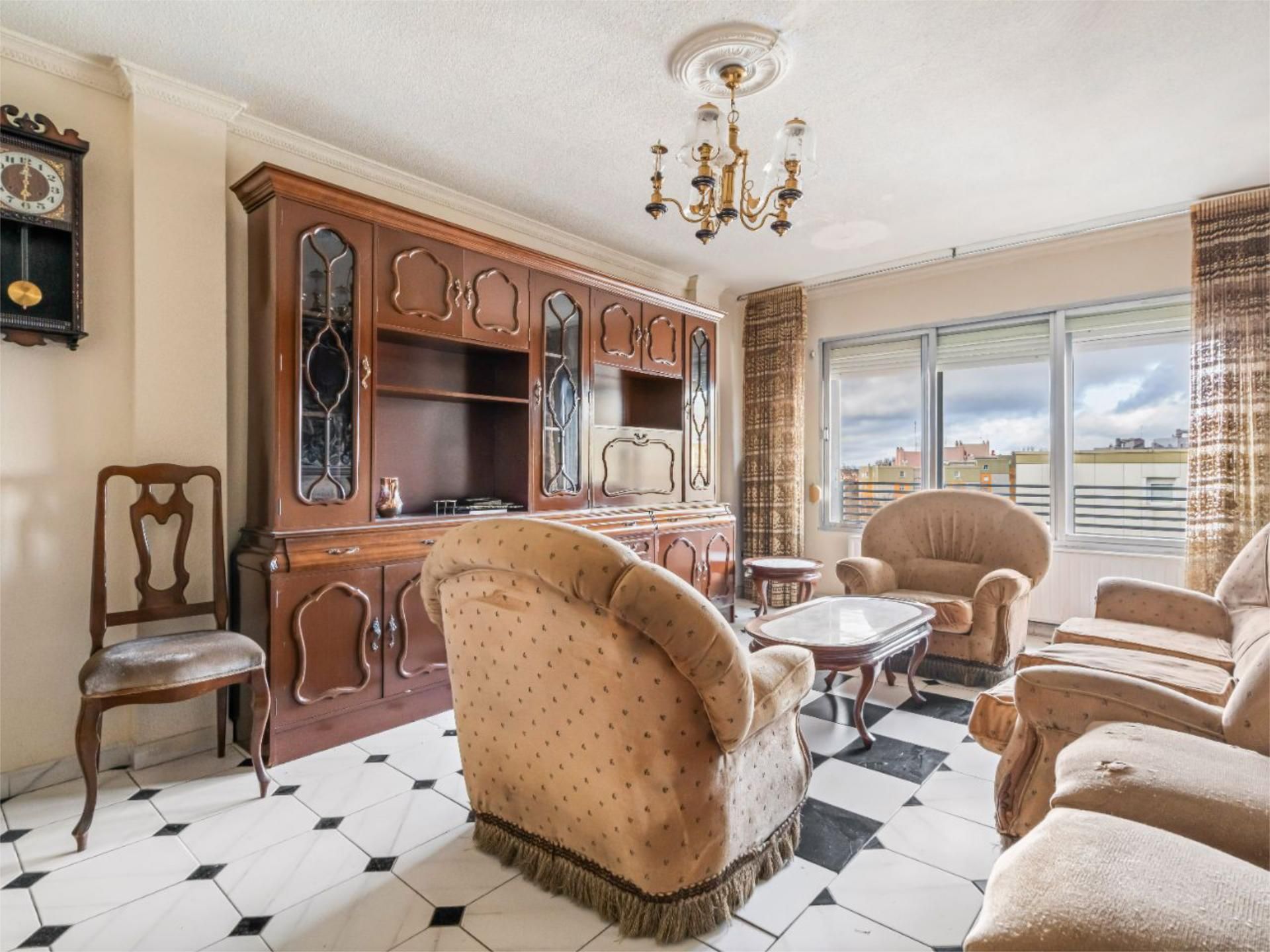 Living room of Flat for sale in  Madrid Capital