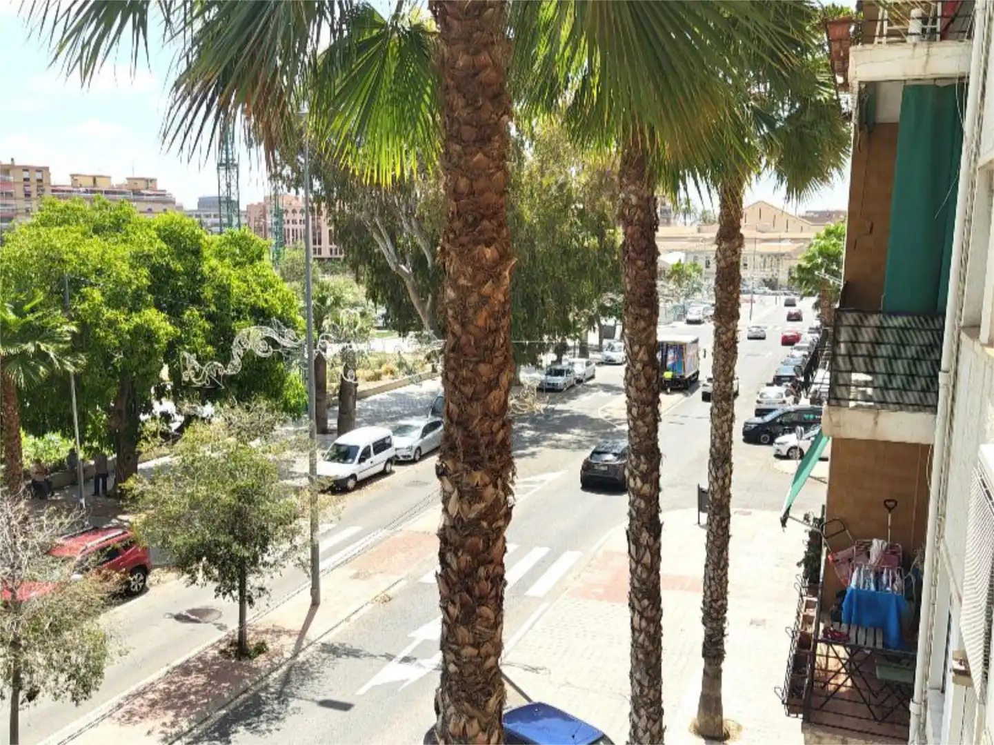 Vista exterior de Piso de alquiler en Alicante / Alacant con Aire acondicionado, Amueblado y Balcón
