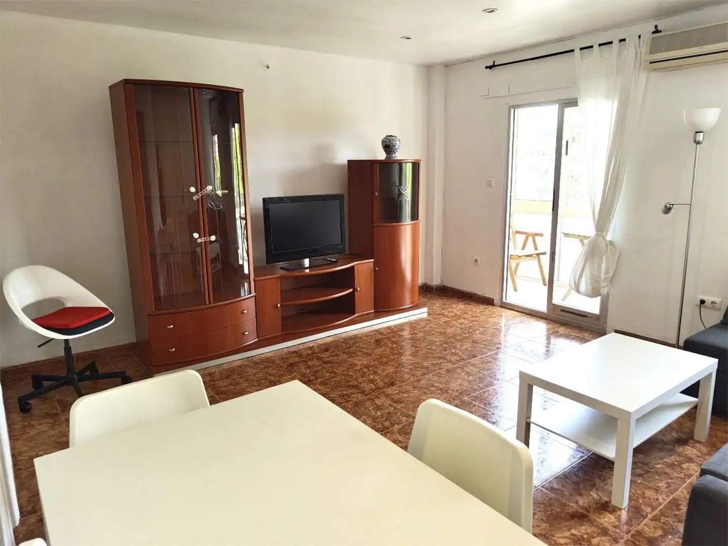Sala de estar de Piso de alquiler en Alicante / Alacant con Aire acondicionado, Amueblado y Balcón