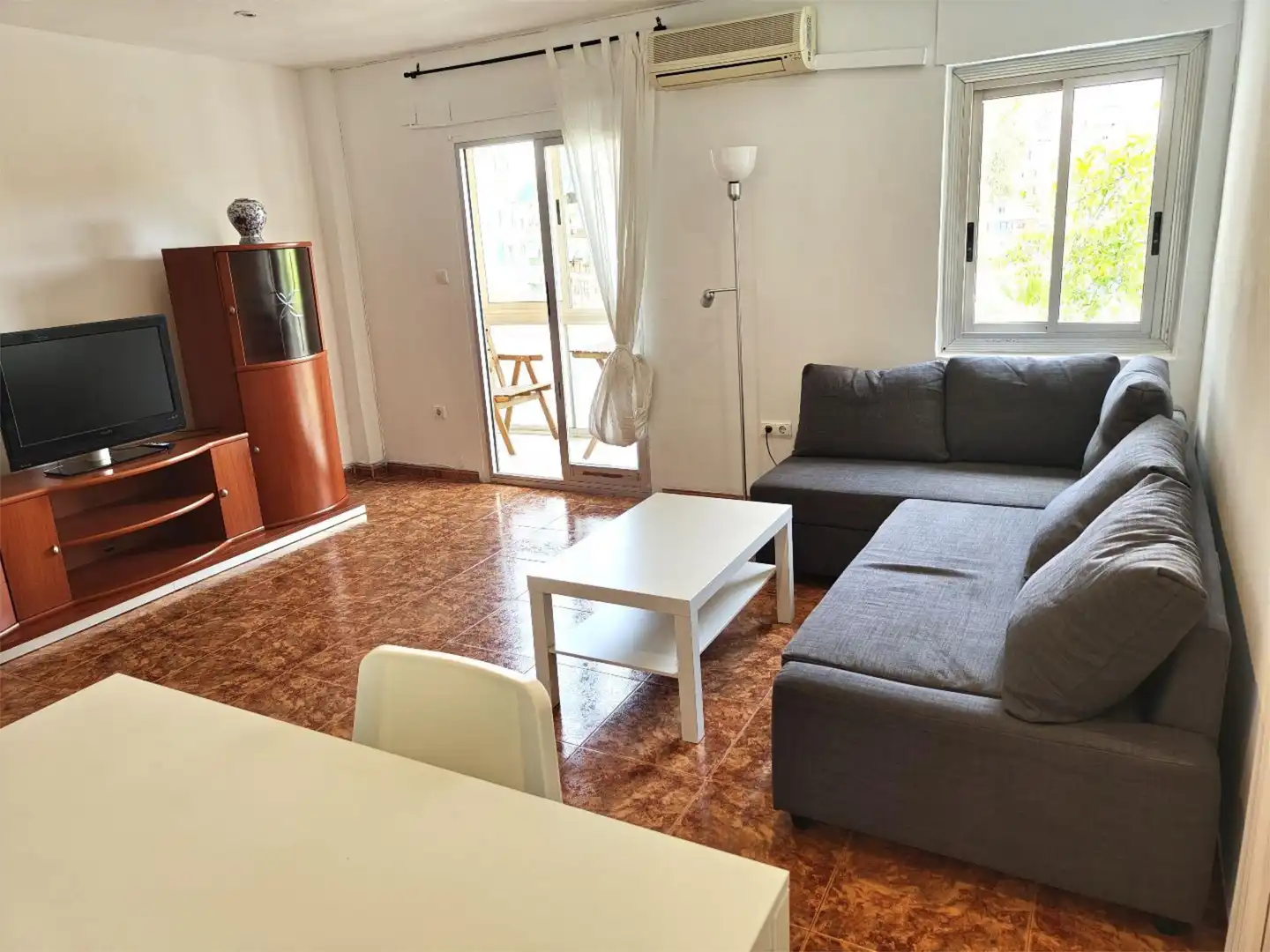 Sala de estar de Piso de alquiler en Alicante / Alacant con Aire acondicionado, Amueblado y Balcón