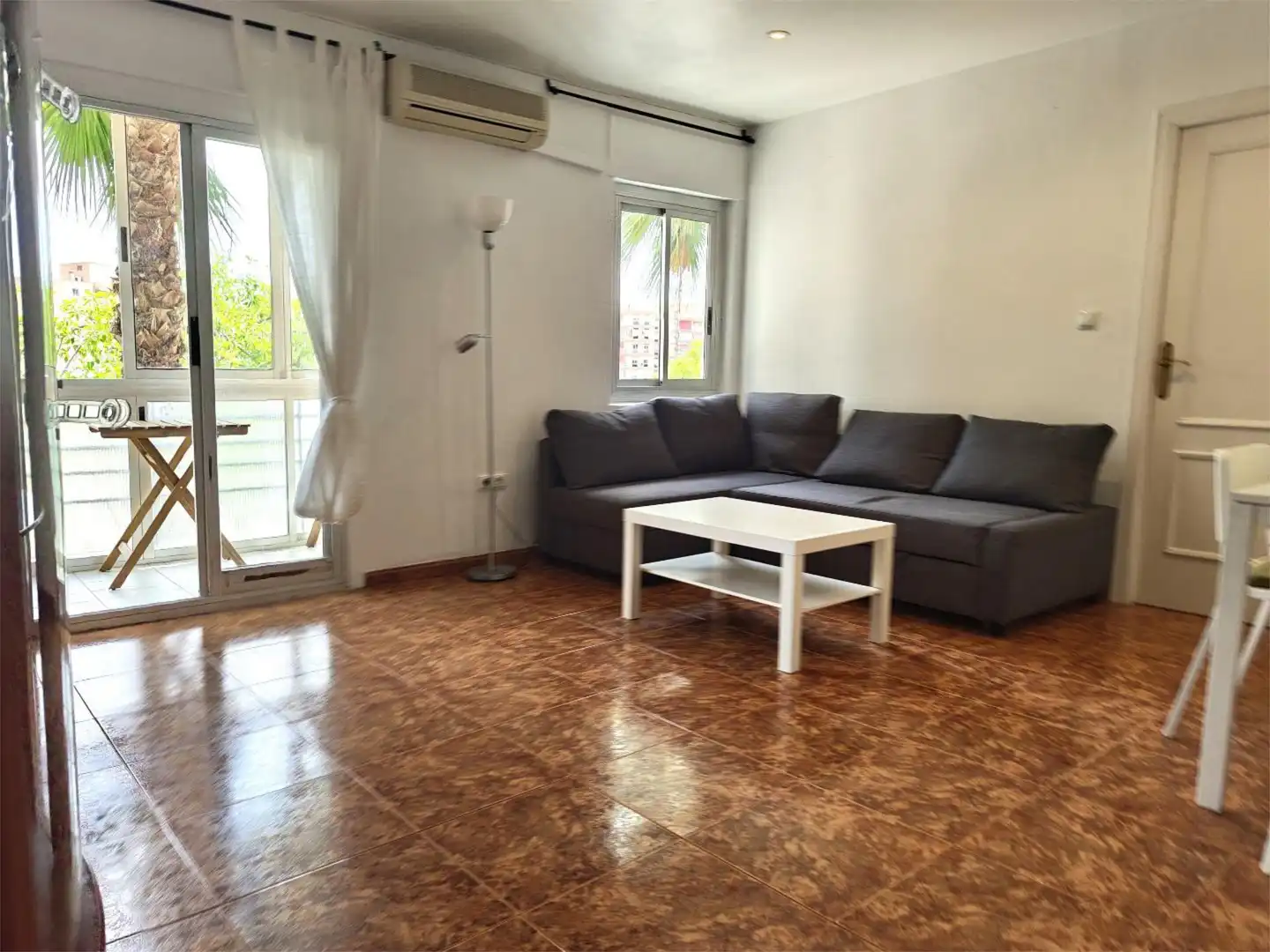Sala de estar de Piso de alquiler en Alicante / Alacant con Aire acondicionado, Amueblado y Balcón