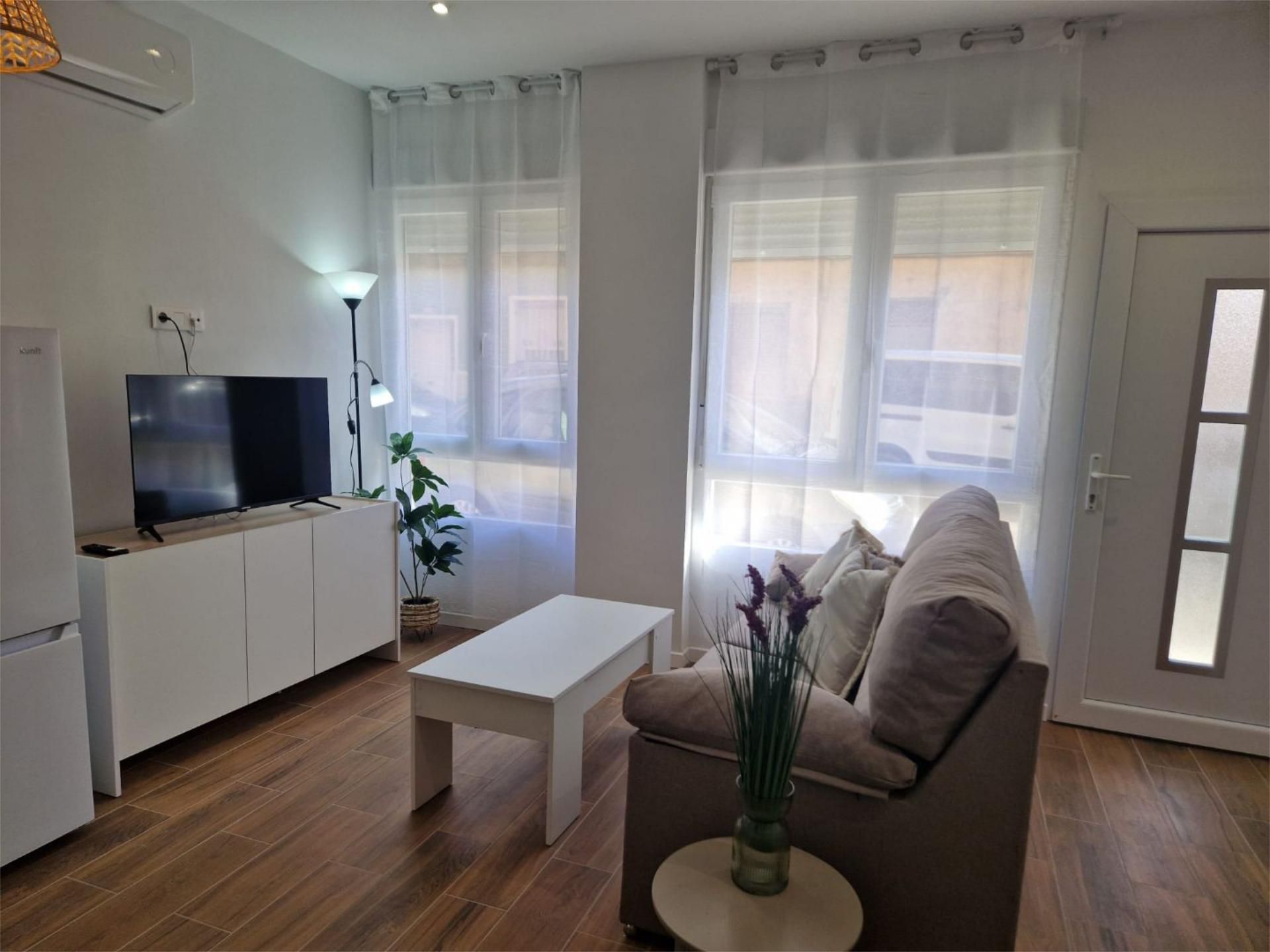 Living room of Planta baja to rent in Petrer  with Air Conditioner, Heating and Parquet flooring