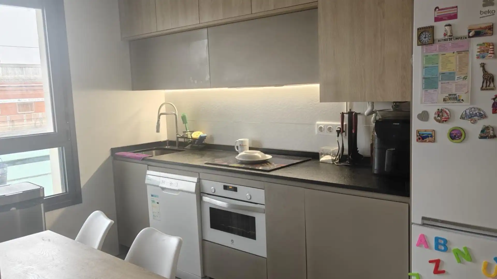 Cocina de Piso en venta en Palencia Capital con Calefacción, Parquet y Trastero