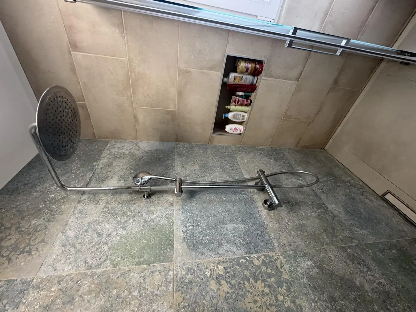Einfamilien-Reihenhaus zum Verkauf in Golf del Sur - Amarilla Golf Badezimmer von Einfamilien-Reihenhaus zum Verkauf in San Miguel de Abona mit Klimaanlage, Heizung und Privatgarten