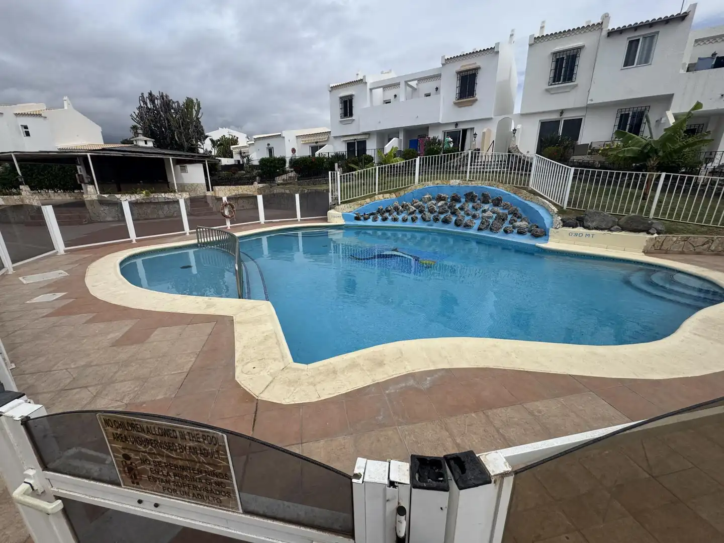 Einfamilien-Reihenhaus zum Verkauf in Golf del Sur - Amarilla Golf Schwimmbecken von Einfamilien-Reihenhaus zum Verkauf in San Miguel de Abona mit Klimaanlage, Heizung und Privatgarten