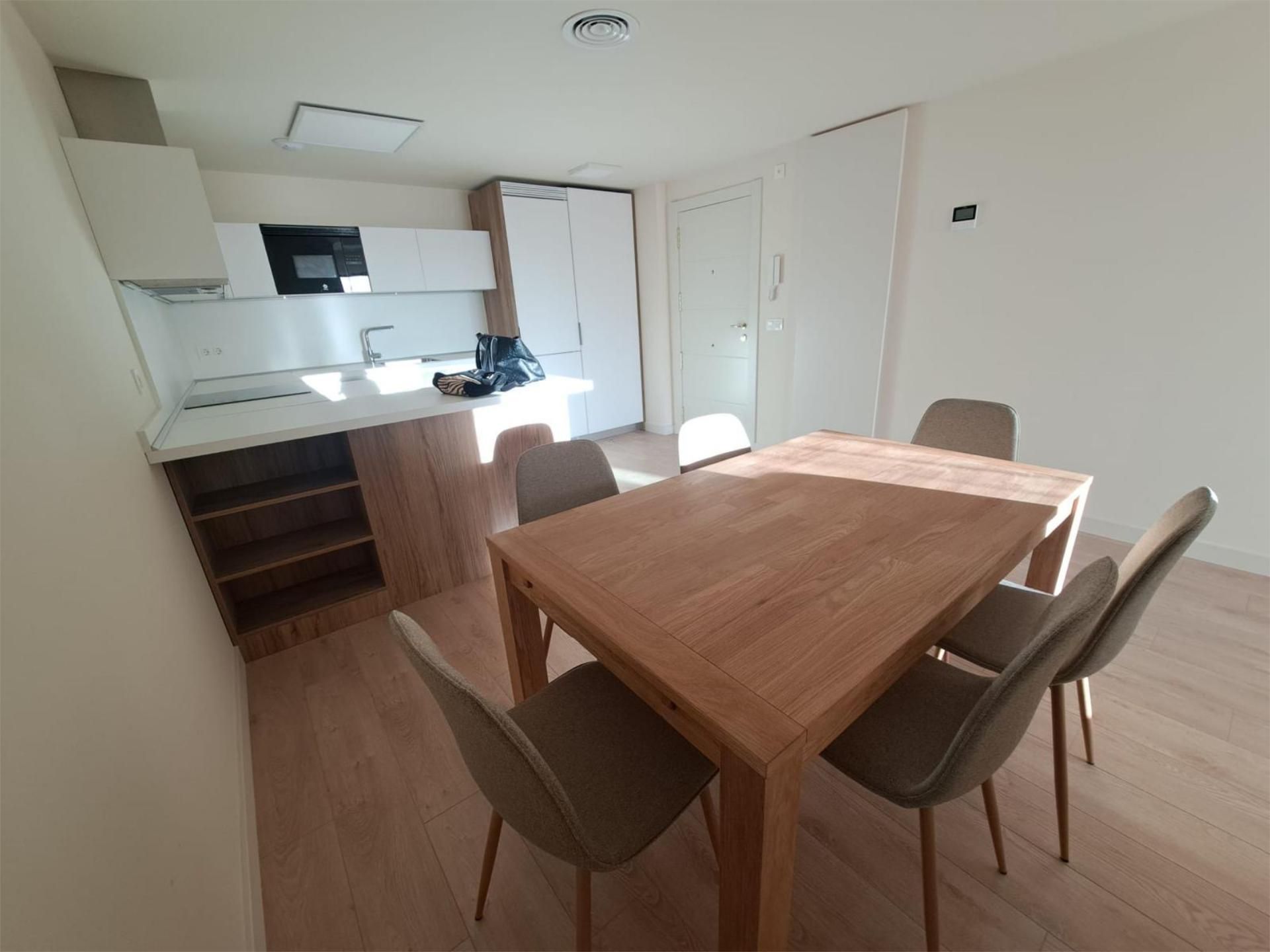 Piso de alquiler en Calle Jaspe, 21, Arroyo de la Miel Cocina de Piso de alquiler en Benalmádena con Aire acondicionado, Calefacción y Jardín privado