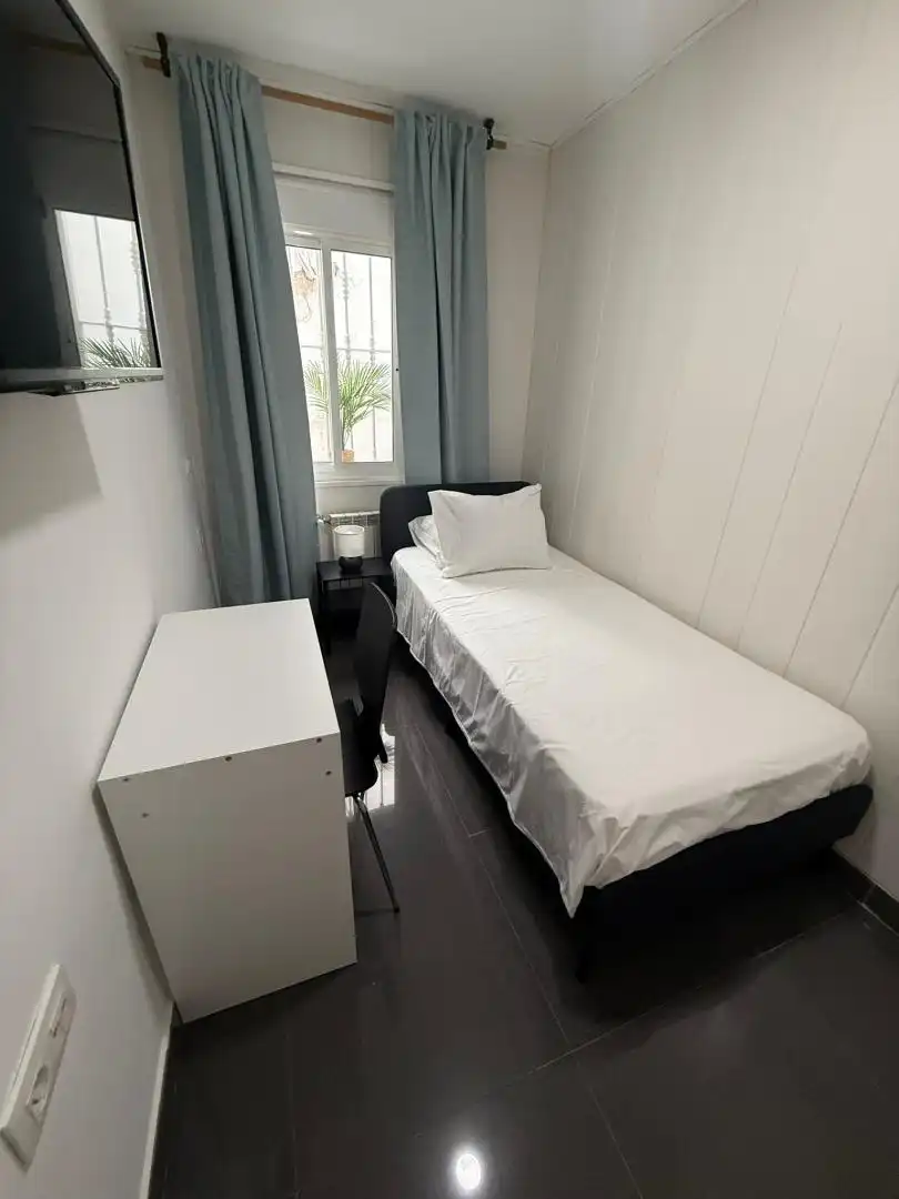 Habitación en Calle de los Abades, 12, Embajadores - Lavapiés