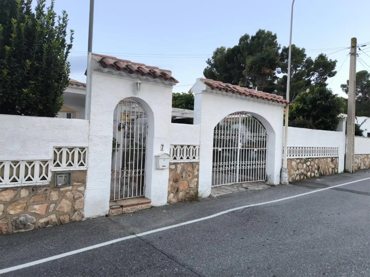 Houses for sale in Carrer del Fluvià, 13, El Casalot Exterior view of Houses for sale in Mont-roig del Camp with Air Conditioner, Terrace and Swimming Pool