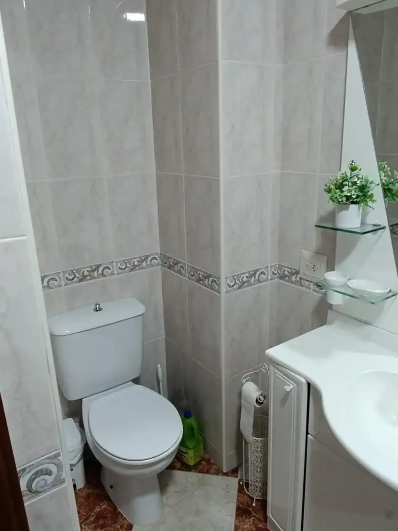 Baño de Piso para compartir en Jaén con Amueblado