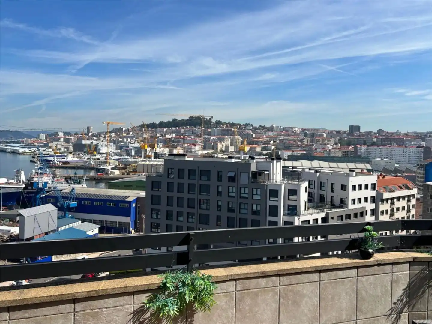 Àtic en venda a Rúa Tomás a. Alonso, 138, Centro Urbano Vista exterior de Àtic en venda en Vigo amb Terrassa i Balcó