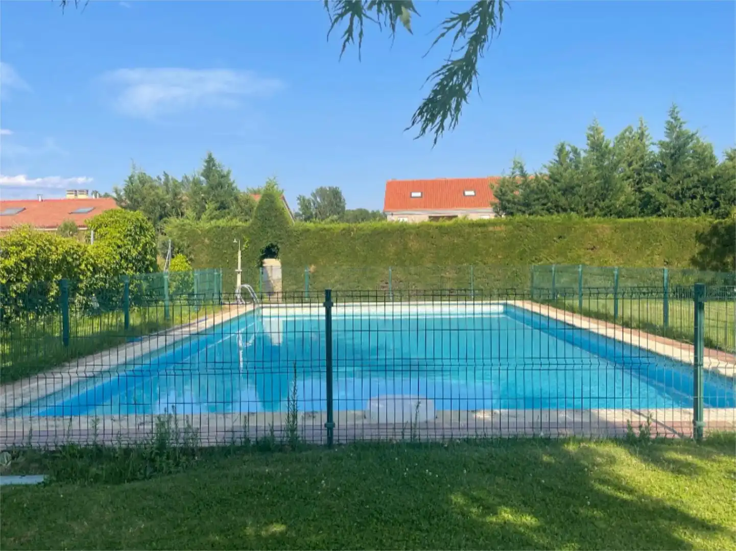 Piscina de Piso en venta en Villasabariego con Calefacción, Jardín privado y Parquet