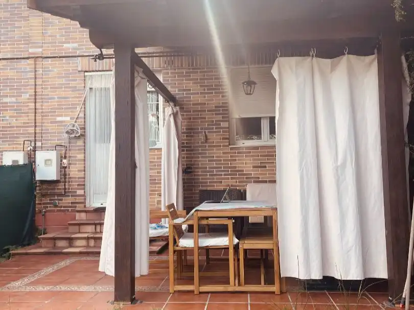 Casa o chalet en venta en Vera del Río, 12, Villasabariego Terraza de Casa o chalet en venta en Villasabariego con Calefacción, Jardín privado y Parquet
