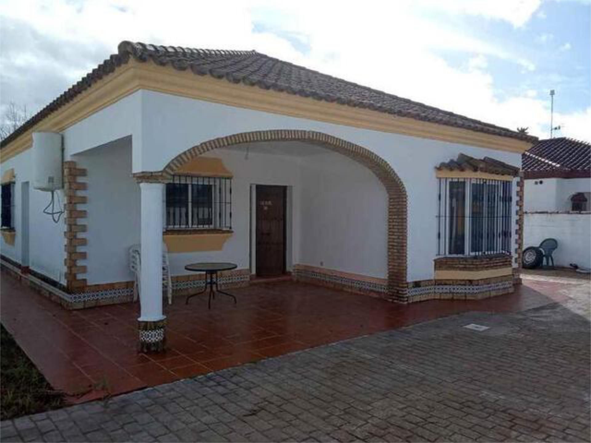 Vista exterior de Casa adosada en venda en Chiclana de la Frontera