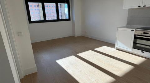 Foto 3 de Piso de alquiler en Calle de Juan Esplandiú, 21, Estrella,  Madrid Capital