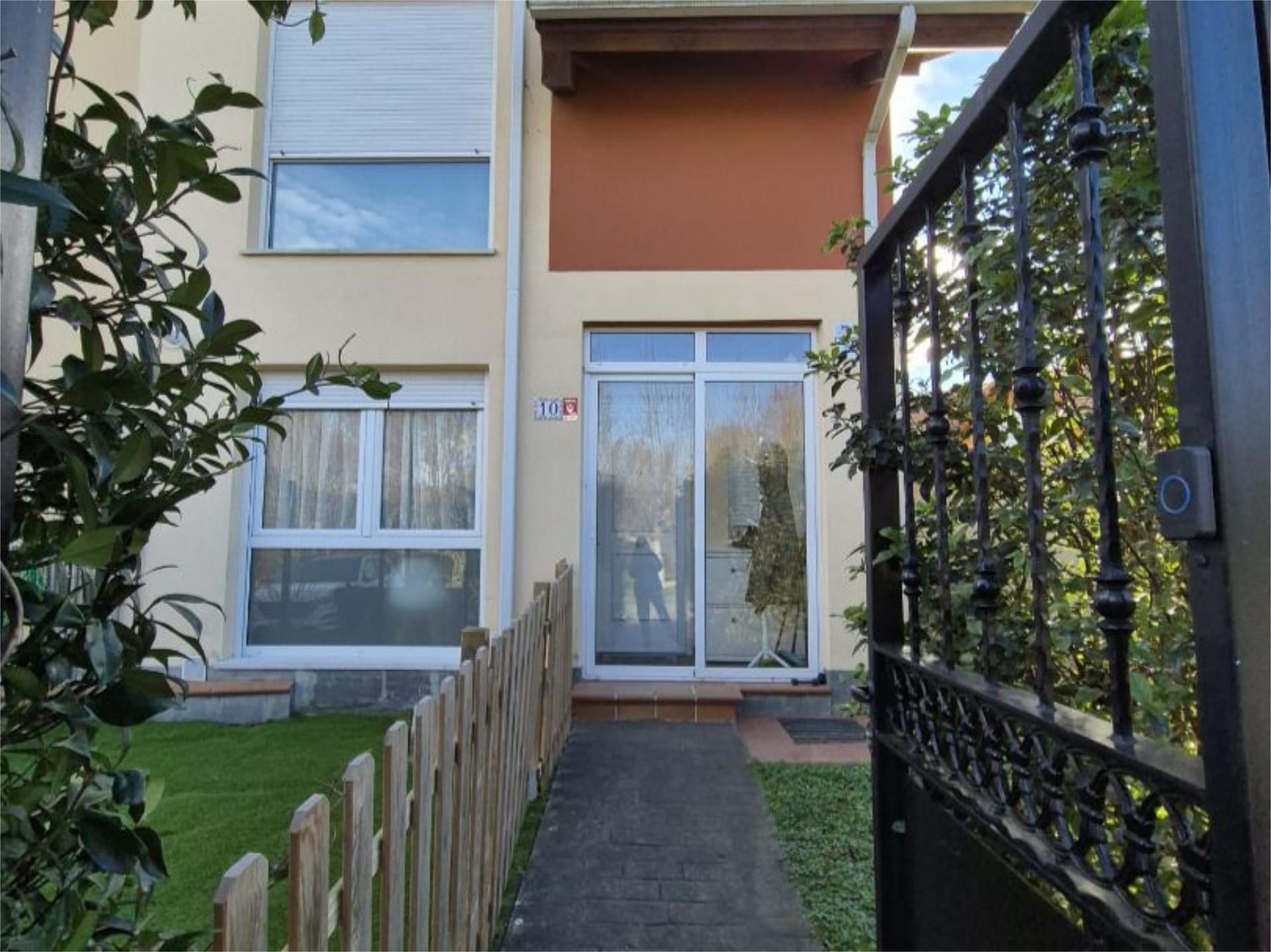 Exterior view of House or chalet for sale in Santillana del Mar  with Heating, Private garden and Parquet flooring