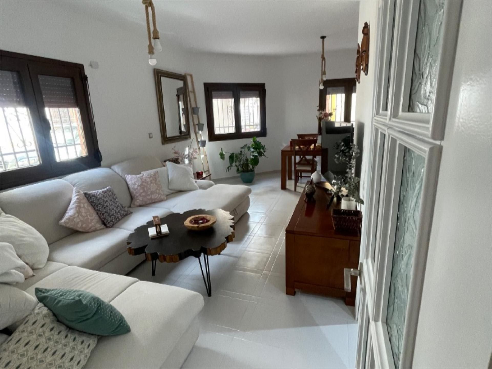 House or chalet for sale in Calle San Pedro, 12, Cueva de Menga Living room of House or chalet for sale in Antequera with Air Conditioner, Terrace and Storage room