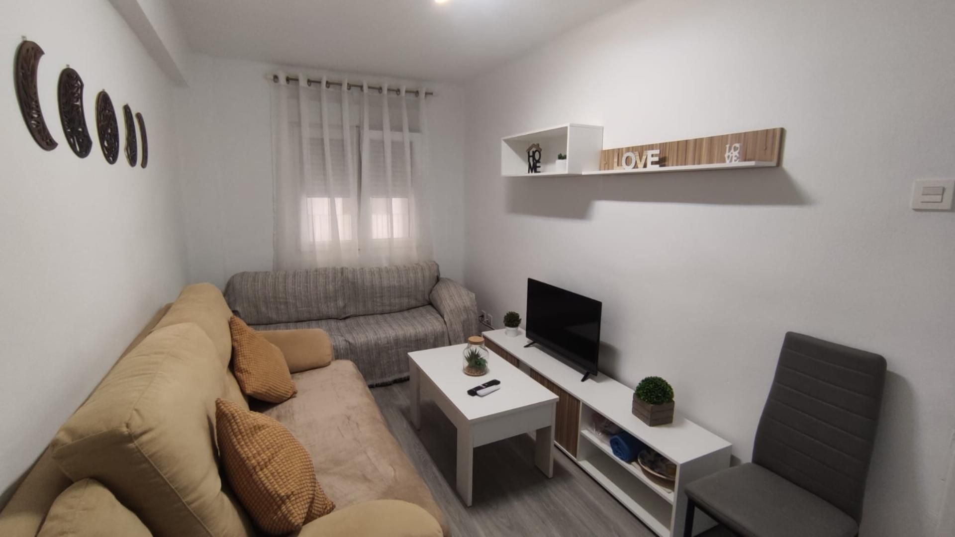 Flat to rent in Calle Arriba, 7, San Vicente - Las Úrsulas Living room of Flat to rent in Salamanca Capital with Heating, Furnished and Oven
