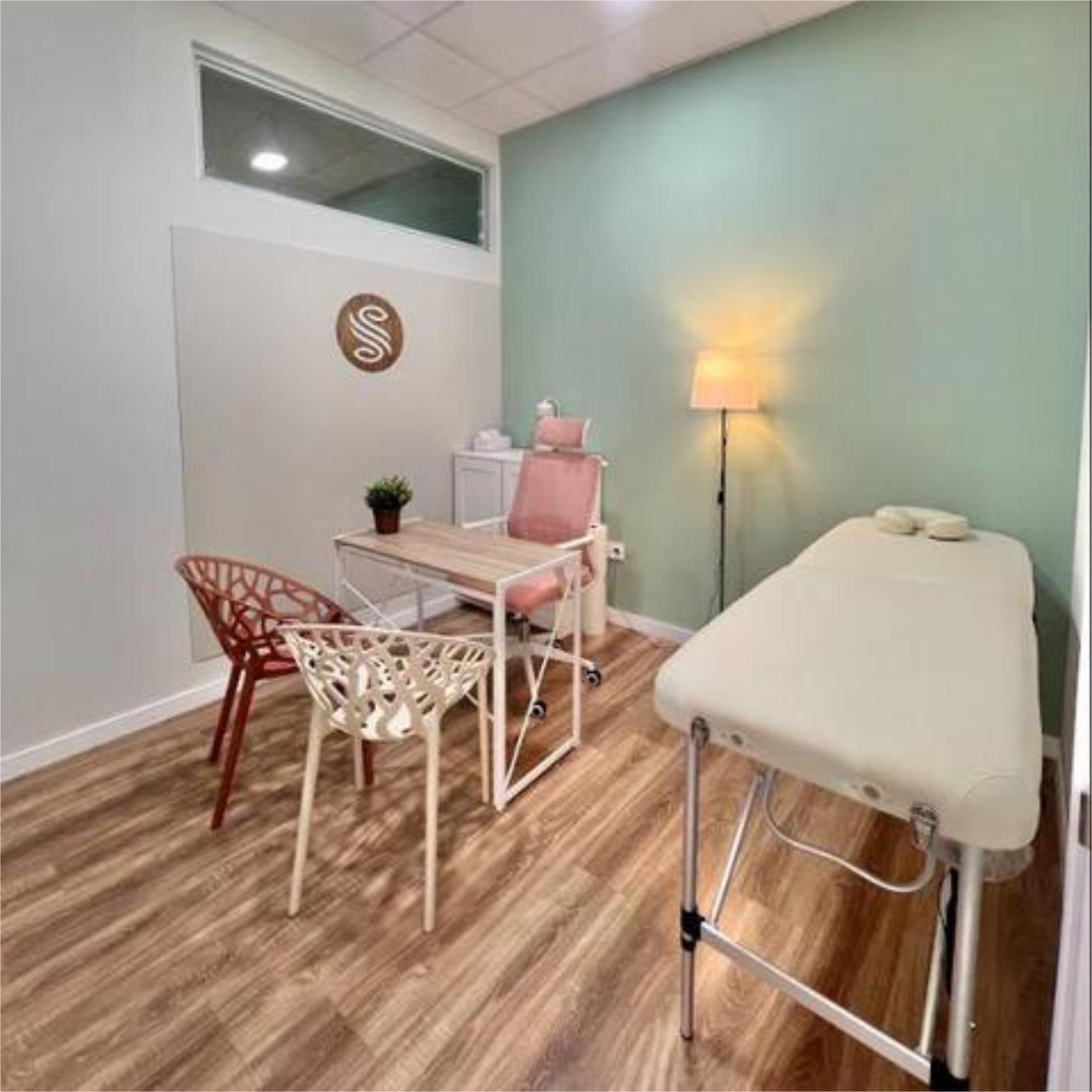 Habitación de Oficina de alquiler en  Murcia Capital con Aire acondicionado