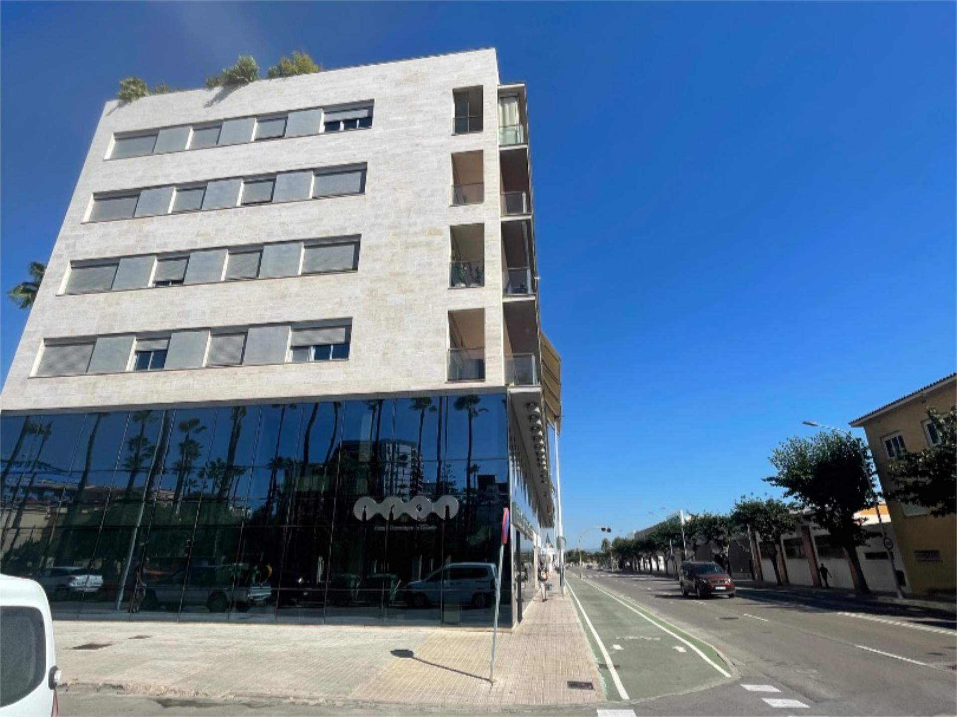 Vista exterior de Pis en venda en Castellón de la Plana / Castelló de la Plana amb Aire condicionat, Terrassa i Balcó