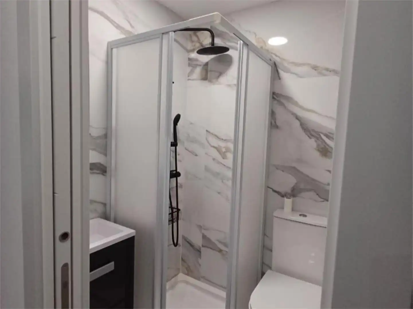 Habitación en Calle Llanonillos, 1, Dos Hermanas - Nuevo San Andrés Baño de Piso para compartir en Málaga con Amueblado