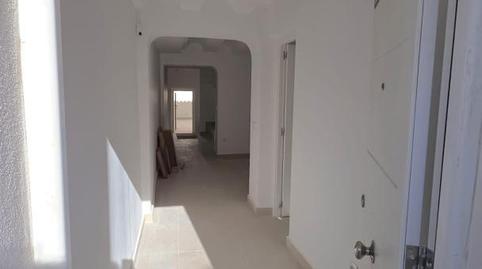 Foto 3 de Casa adosada en venta en Calle Capitan Haya, 12, El Pinós / Pinoso, Alicante