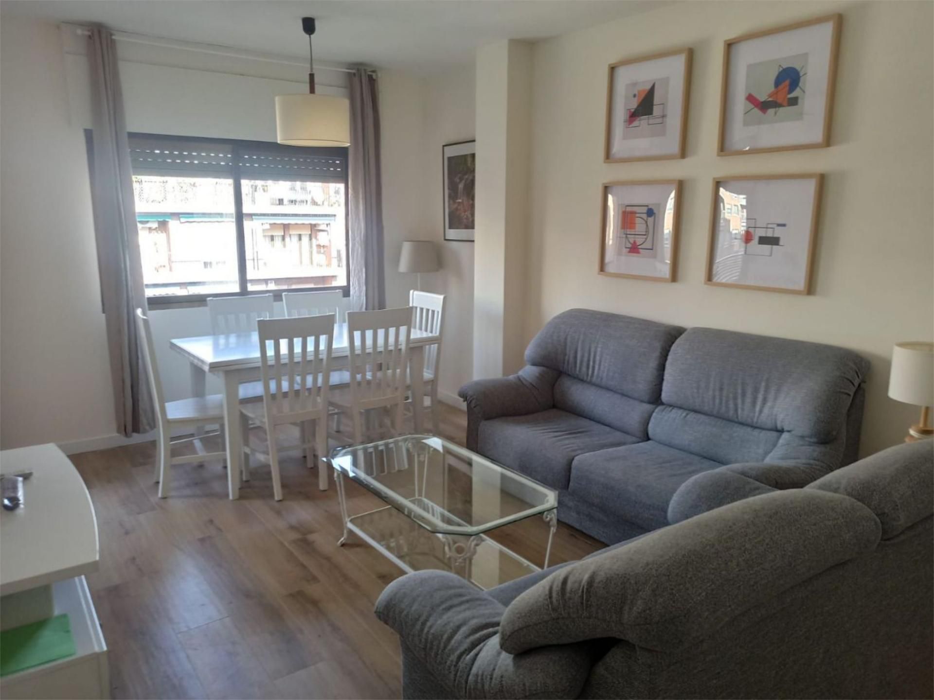 Living room of Flat to rent in  Granada Capital  with Air Conditioner, Heating and Terrace