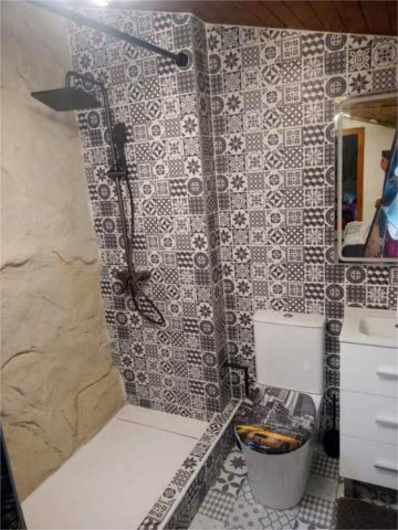 Bany de Apartament de lloguer en Riba-roja de Túria amb Calefacció, Jardí privat i Moblat