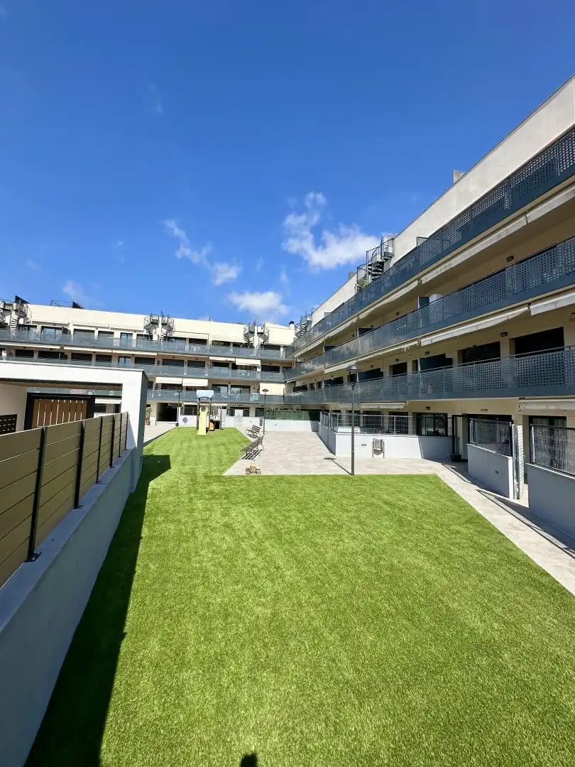 Pis en venda a Carrer del Mas Rubió, 23, Bonavista Vista exterior de Pis en venda en El Vendrell amb Calefacció, Jardí privat i Terrassa
