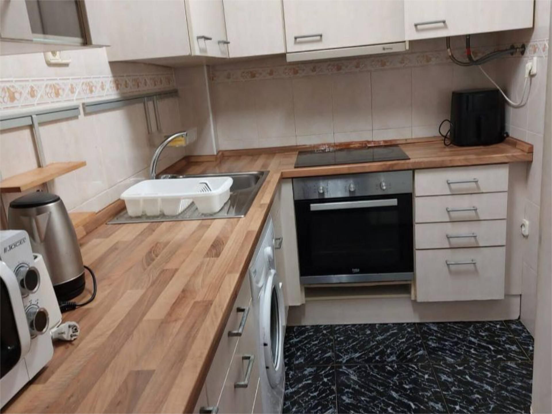 Cuina de Pis de lloguer en Calvià amb Aire condicionat i Calefacció