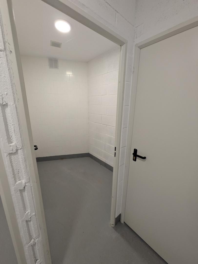 Box room to rent in Santander