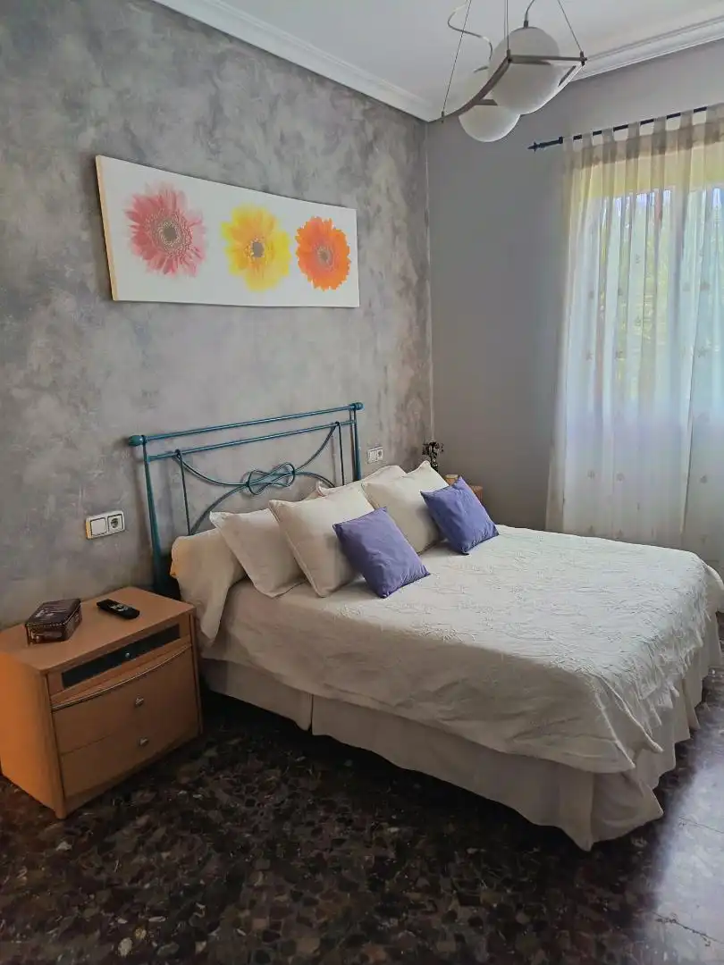 Country house zum Verkauf in Urbanización las Encinas, 2, San Roque - La Cruz - La Rozuela Schlafzimmer von Country house zum Verkauf in Linares mit Klimaanlage, Heizung und Privatgarten