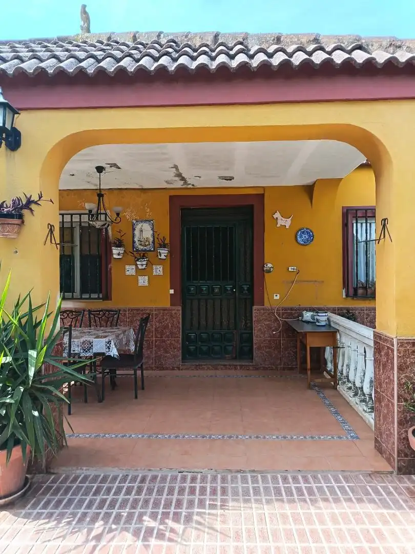 Country house zum Verkauf in Urbanización las Encinas, 2, San Roque - La Cruz - La Rozuela Country house zum Verkauf in Linares mit Klimaanlage, Heizung und Privatgarten