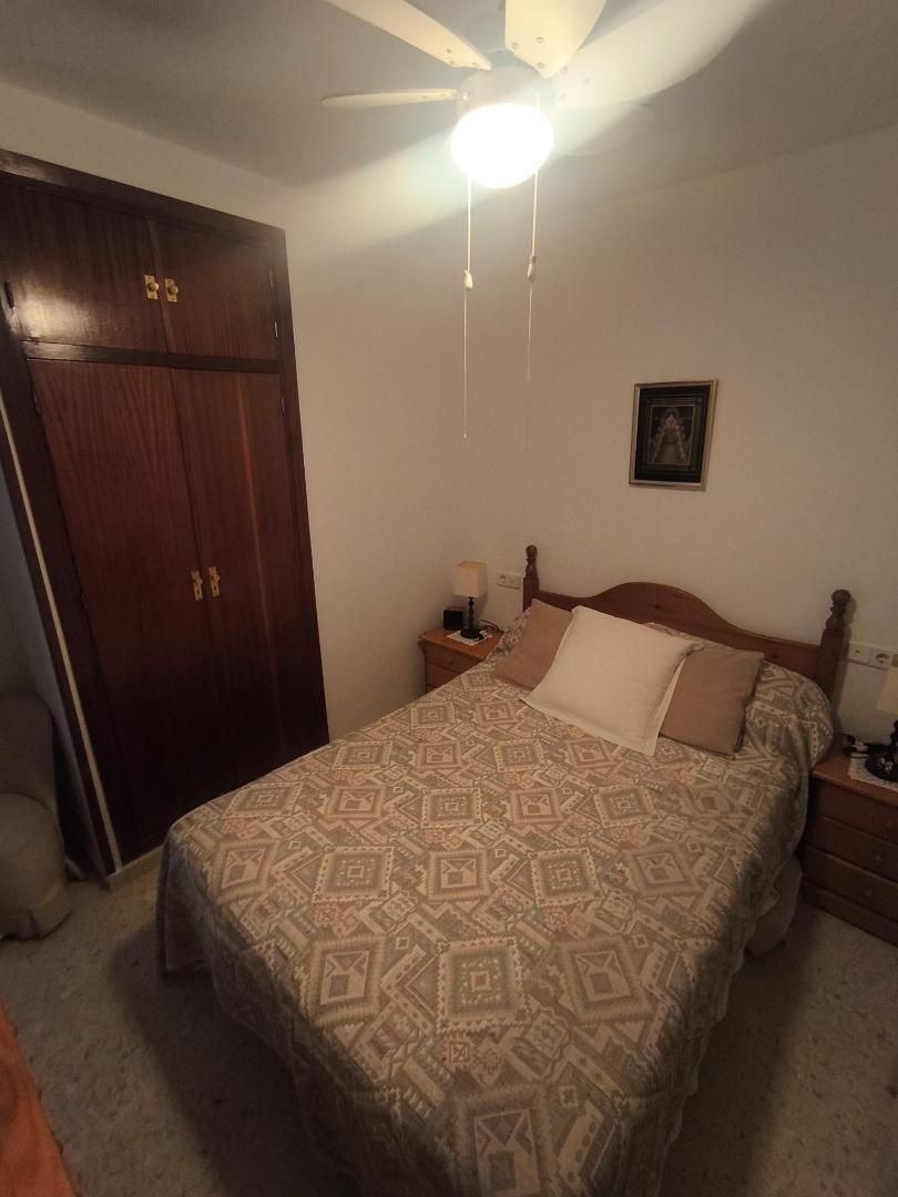 Casa adosada en venda a Sector N, 20, Almonte Dormitori de Casa adosada en venda en Almonte amb Terrassa i Piscina