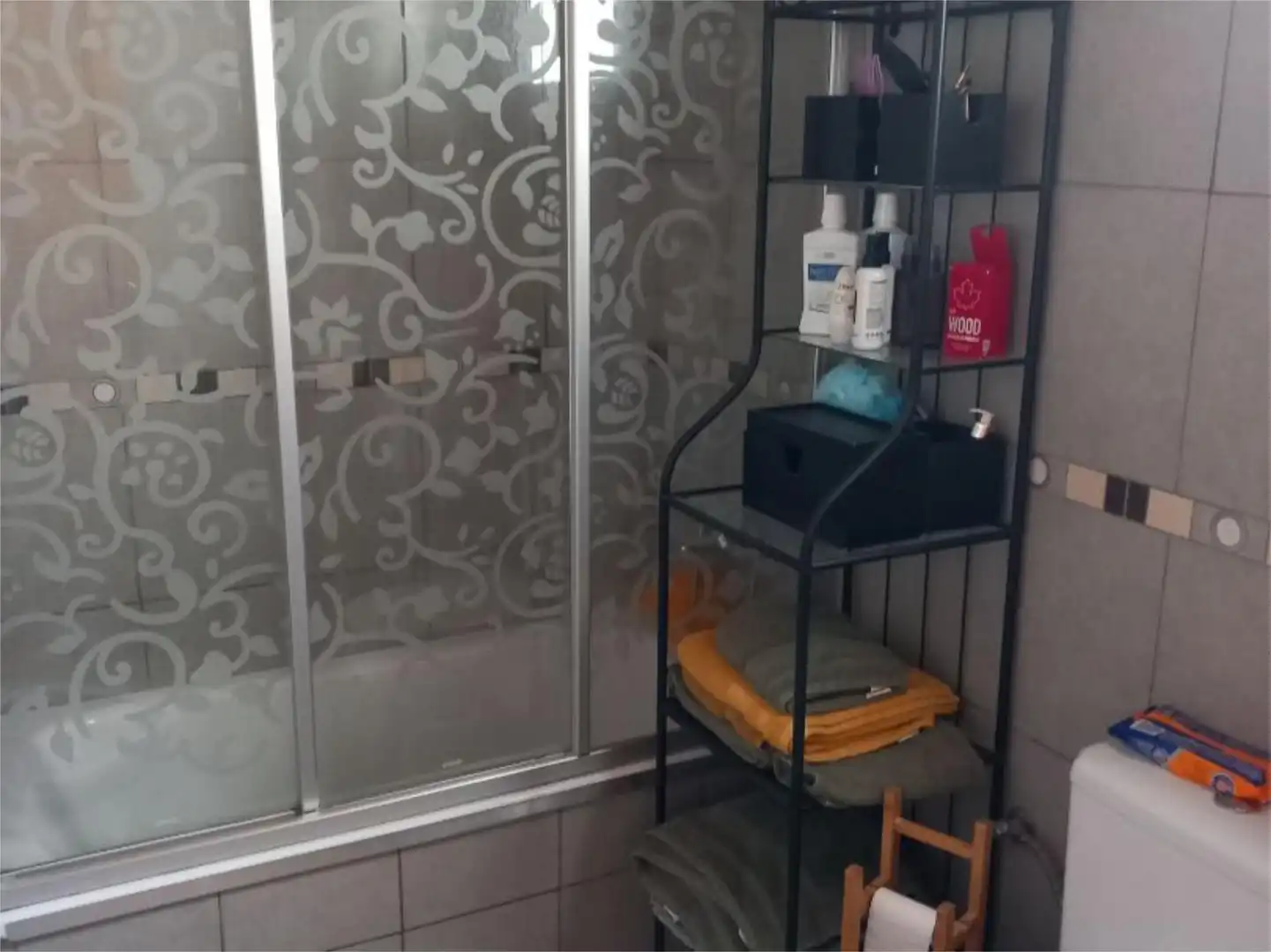 Piso en venta en Calle Cura Gordillo, 1, La Herradura - Balcón de Telde Baño de Piso en venta en Telde con Terraza, Amueblado y Parking comunitario