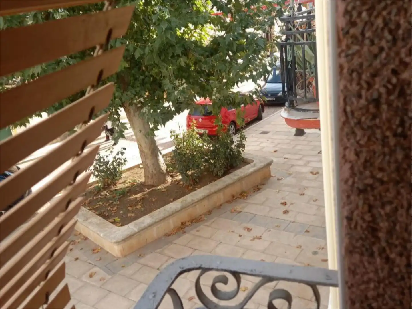 Vista exterior de Casa adosada en venda en Torre de Juan Abad amb Moblat i Balcó