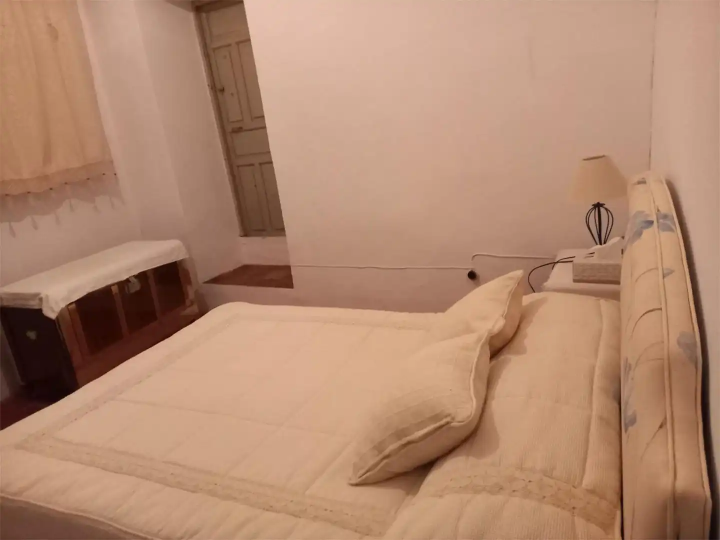Dormitori de Casa adosada en venda en Torre de Juan Abad amb Moblat i Balcó