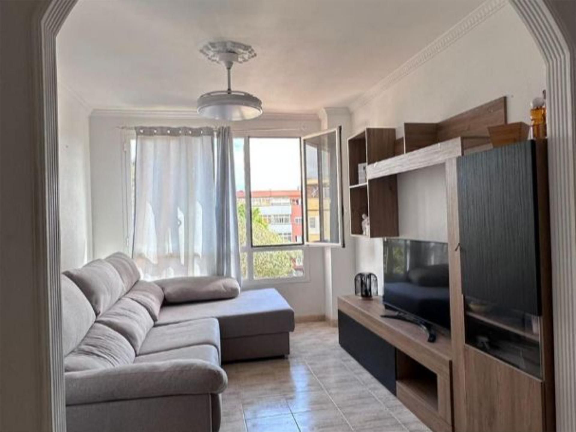 Living room of Flat for sale in Santa Lucía de Tirajana  with Storage room, Furnished and Community parking
