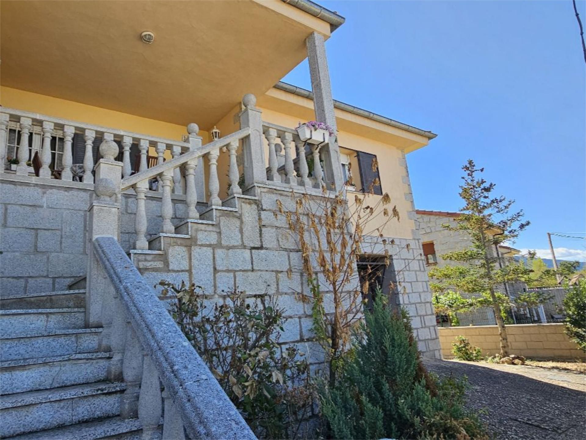 Vista exterior de Pis en venda en Santo Tomé del Puerto amb Calefacció, Jardí privat i Traster