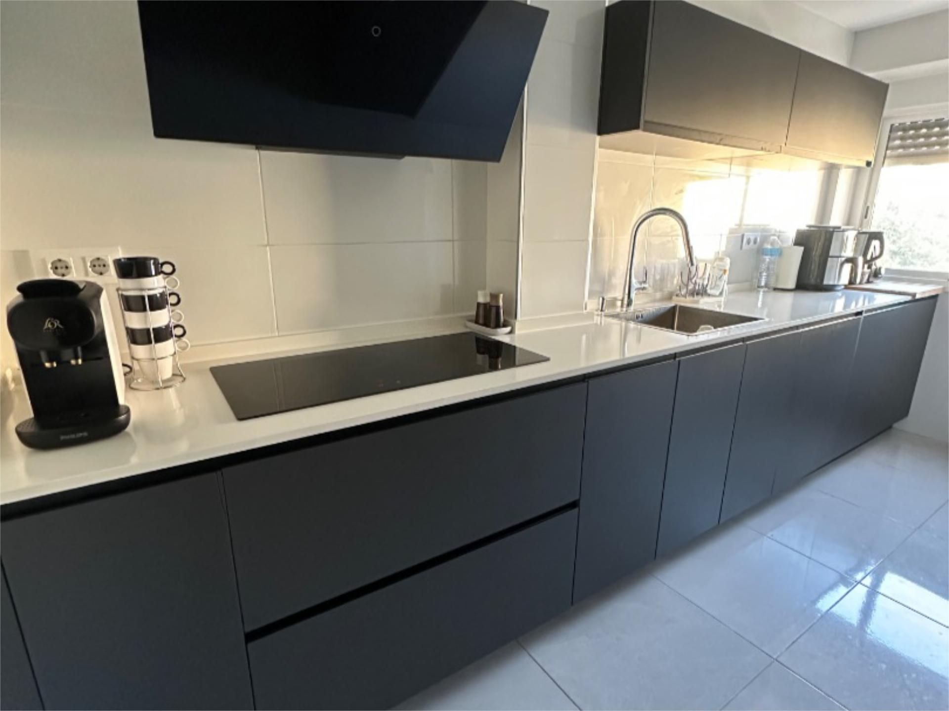 Flat for sale in Barrio Domecq, 4, Picadueñas Kitchen of Flat for sale in Jerez de la Frontera with Air Conditioner and Terrace