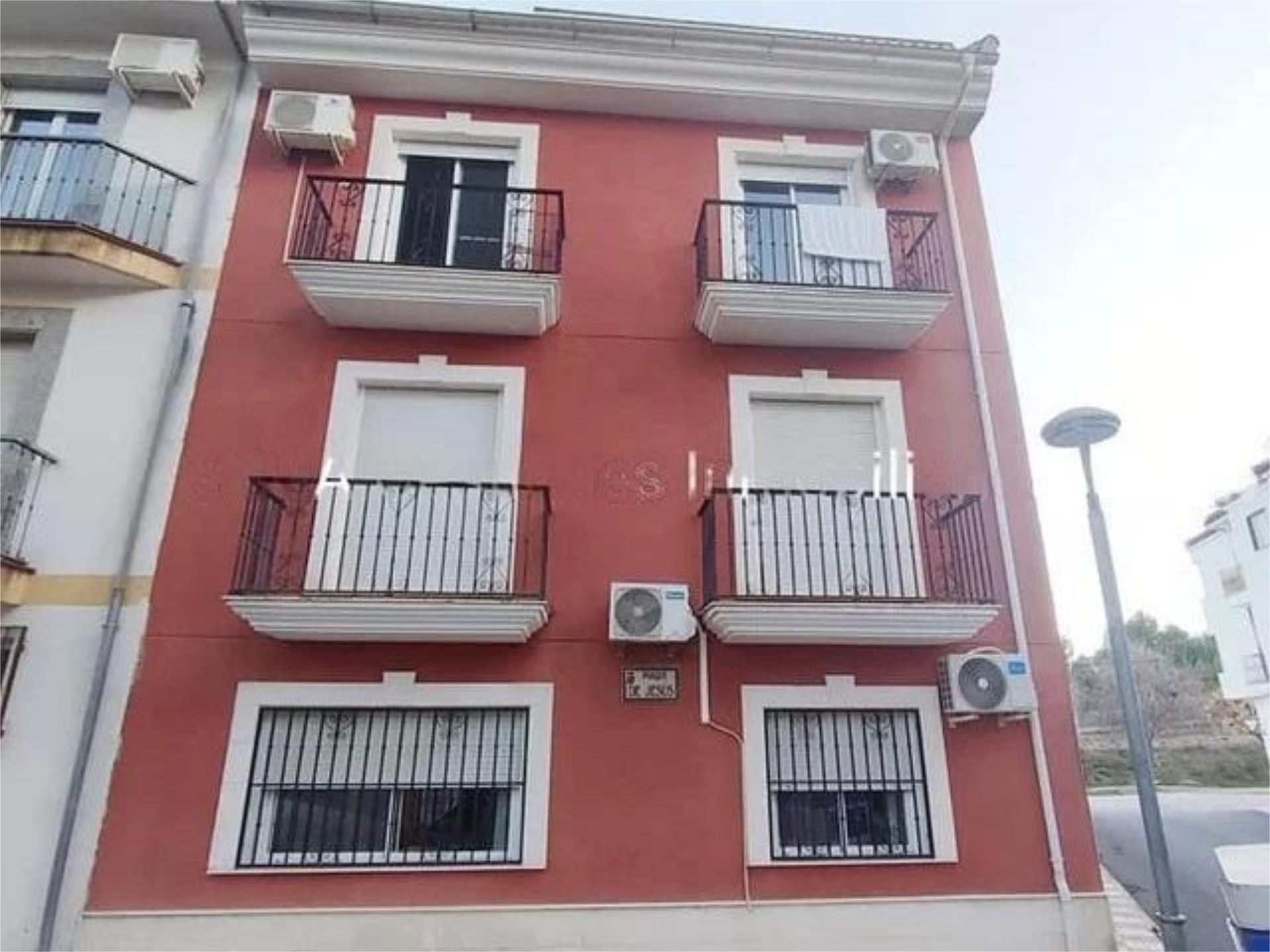 Vista exterior de Pis en venda en Torreperogil amb Aire condicionat i Terrassa