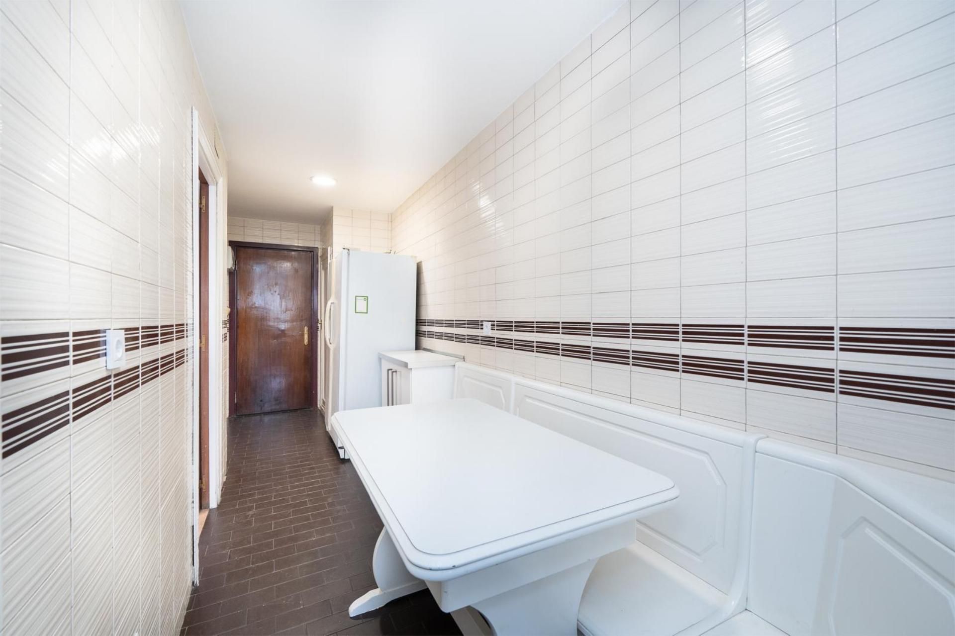 Bany de Pis de lloguer en  Madrid Capital amb Aire condicionat, Calefacció i Jardí privat