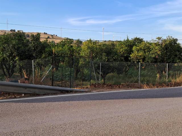 Terreno en Venta en Calle Montenegral Bajo, 19 en San Martín del Tesorillo