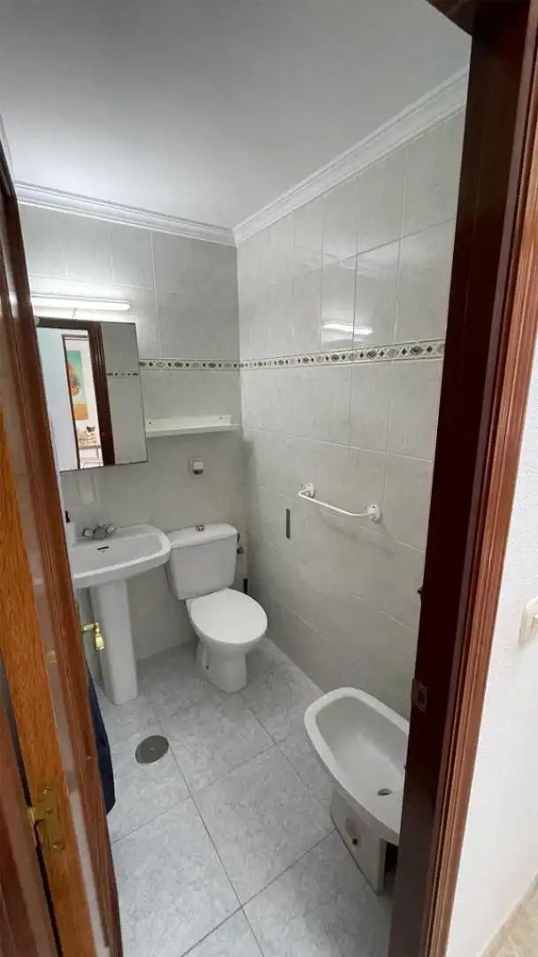 Flat for sale in Avenida Sanlúcar de Barrameda, 38, Playa Cruz del Mar Bathroom of Flat for sale in Chipiona with Air Conditioner and Balcony