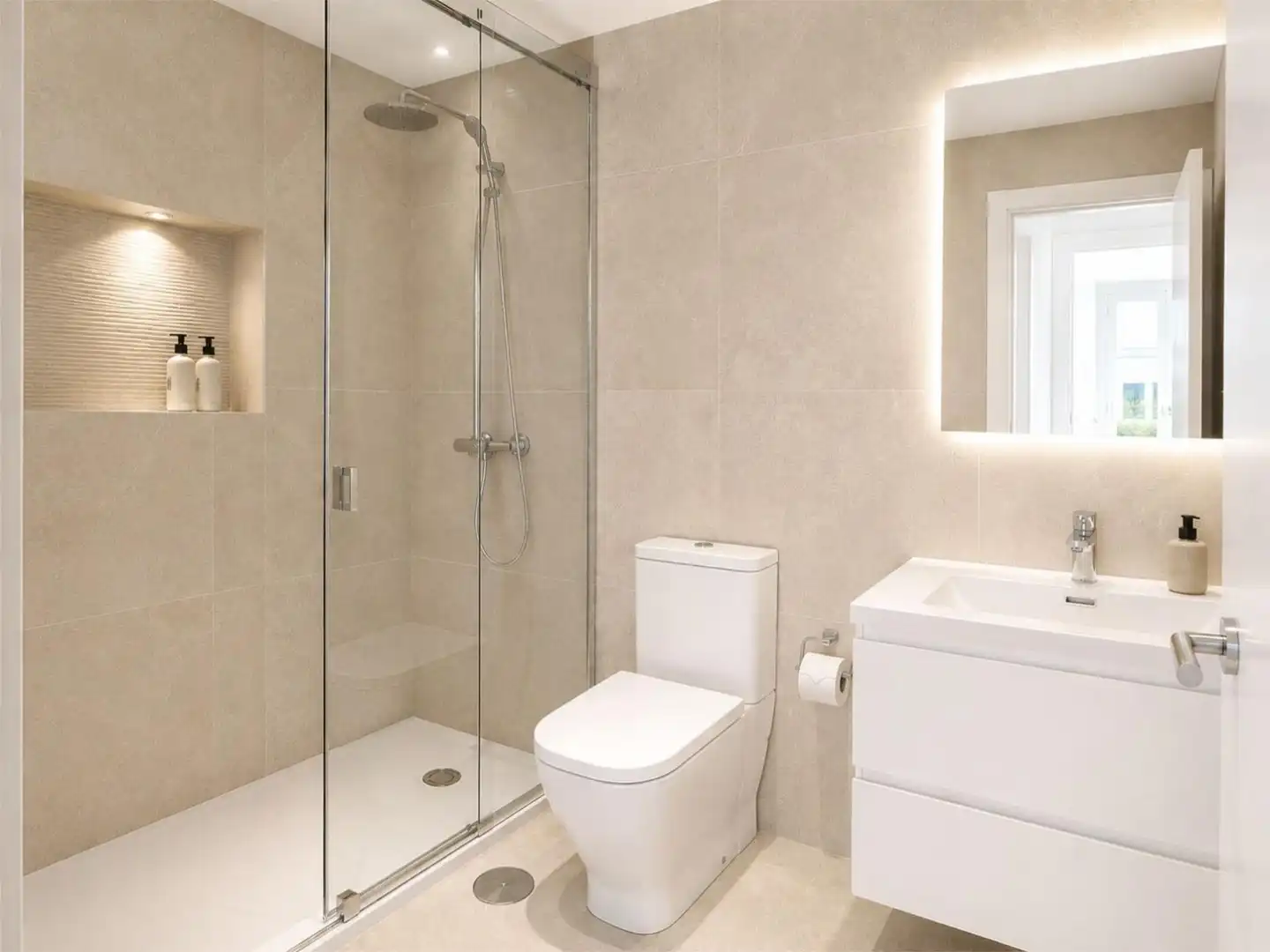 Attic for sale in Avenida de la Música, 8, Las Tres Piedras - Costa Ballena Bathroom of Attic for sale in Chipiona with Air Conditioner, Terrace and Swimming Pool