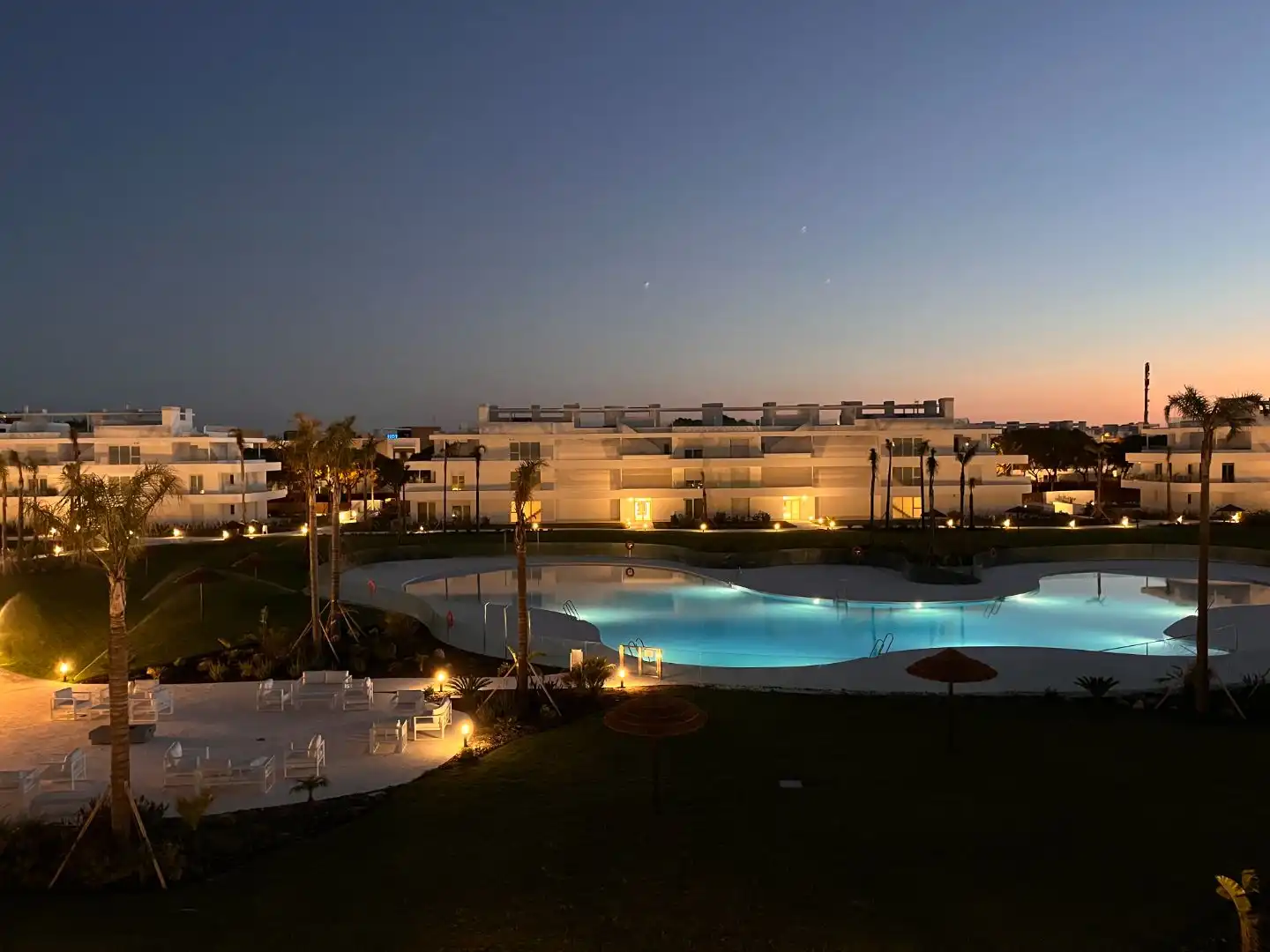 Attic for sale in Avenida de la Música, 8, Las Tres Piedras - Costa Ballena Swimming pool of Attic for sale in Chipiona with Air Conditioner, Terrace and Swimming Pool