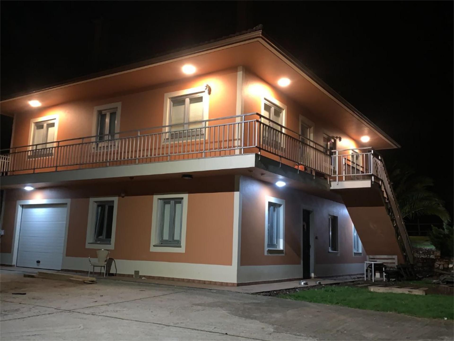 Vista exterior de Pis en venda en Mesía amb Calefacció, Jardí privat i Terrassa