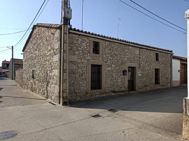 Casa adosada en Venta en Travesia Aldea, 14 en Muga de Sayago