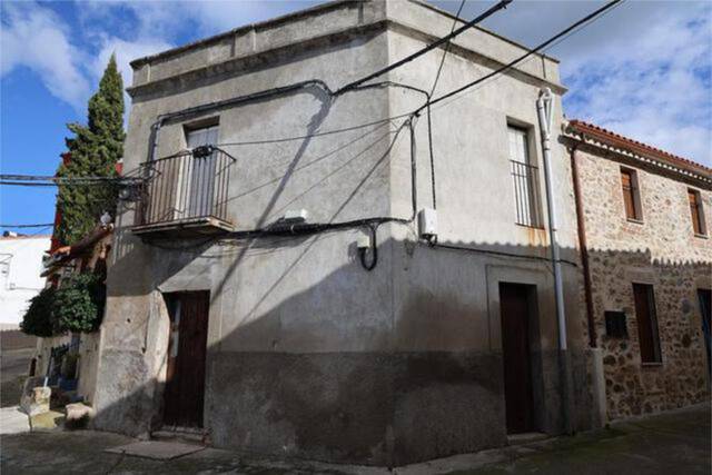 Casa-chalet en Venta en Almoharín