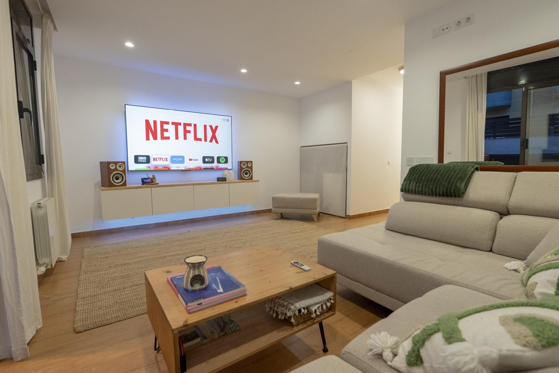 Living room of Flat for sale in La Roca del Vallès  with Heating, Private garden and Terrace