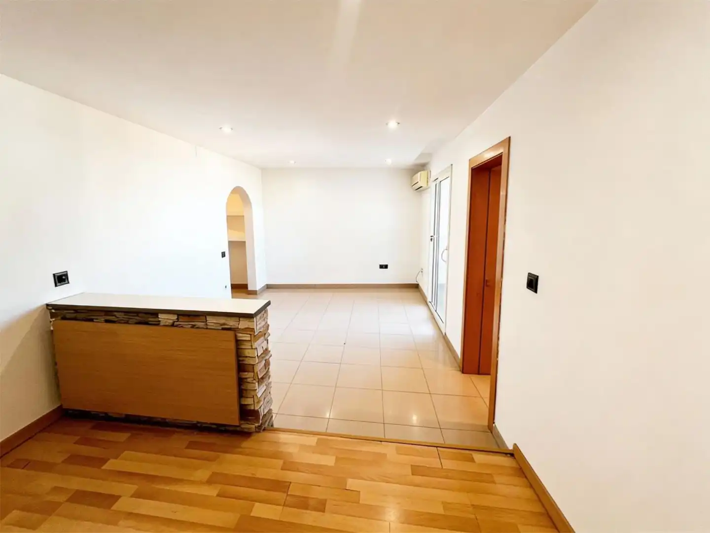 Wohnung zum Verkauf in Sant Boi de Llobregat mit Klimaanlage und Balkon
